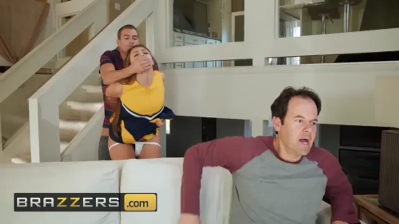 Cô con gái bị em ghệ mà không hay biết