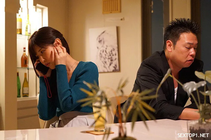 Chồng yếu, người vợ tìm đến em gái củ