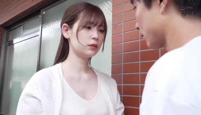 Gã chồng tẻ nhạt, vợ yêu nhận ra cậu thanh niên nhà cạnh bên tốt hơn