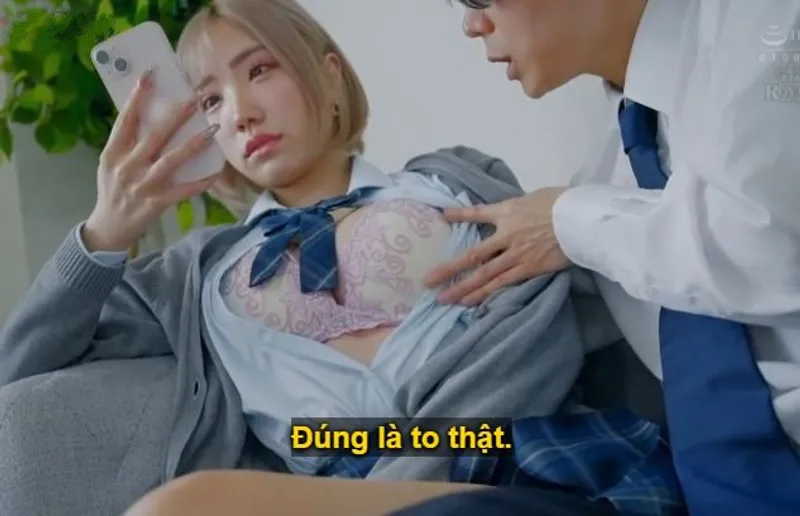 Cô bé học trò kiểu lạnh tanh, chỉ cần đưa tiền là anh muốn hành hạ em ra sao cũng được.